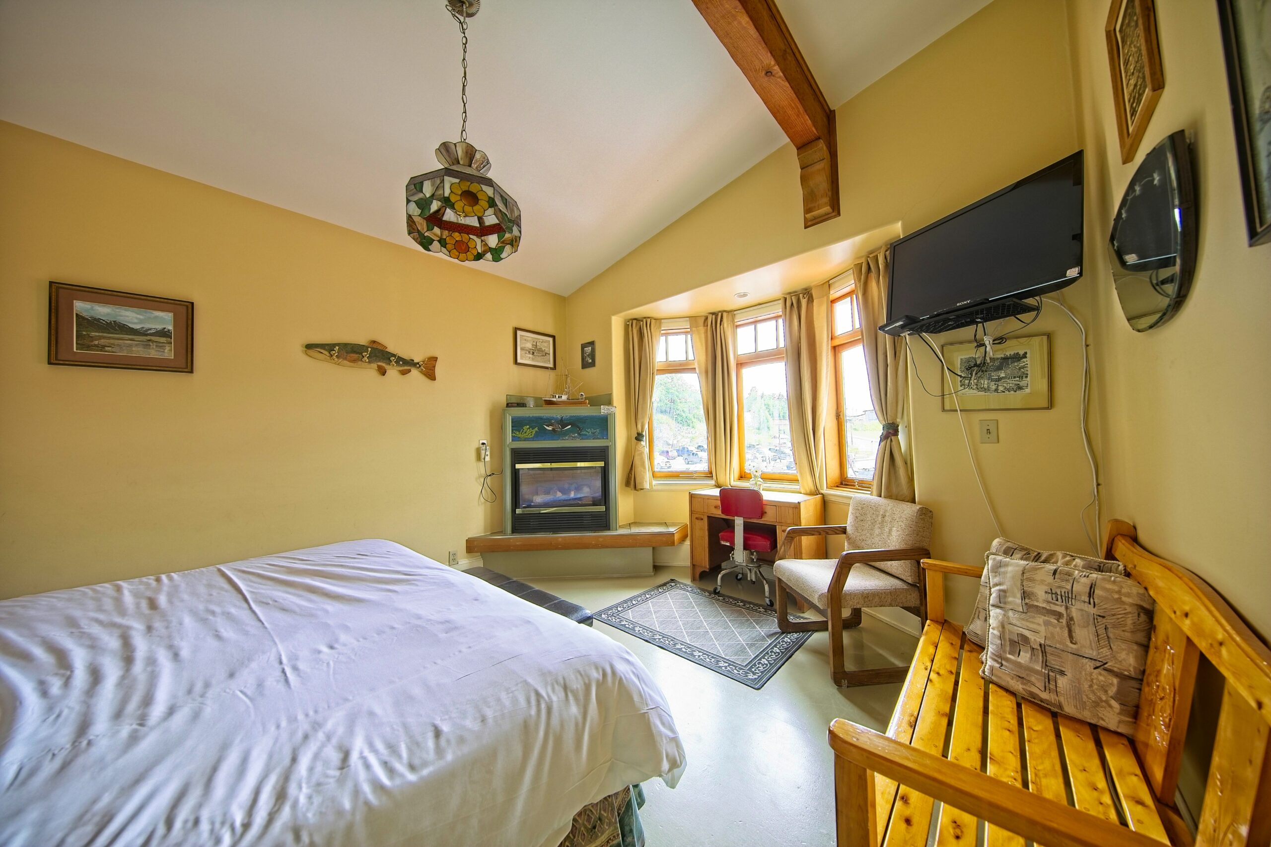 Cow Bay Room at Eagle Bluff Bed & Breakfast